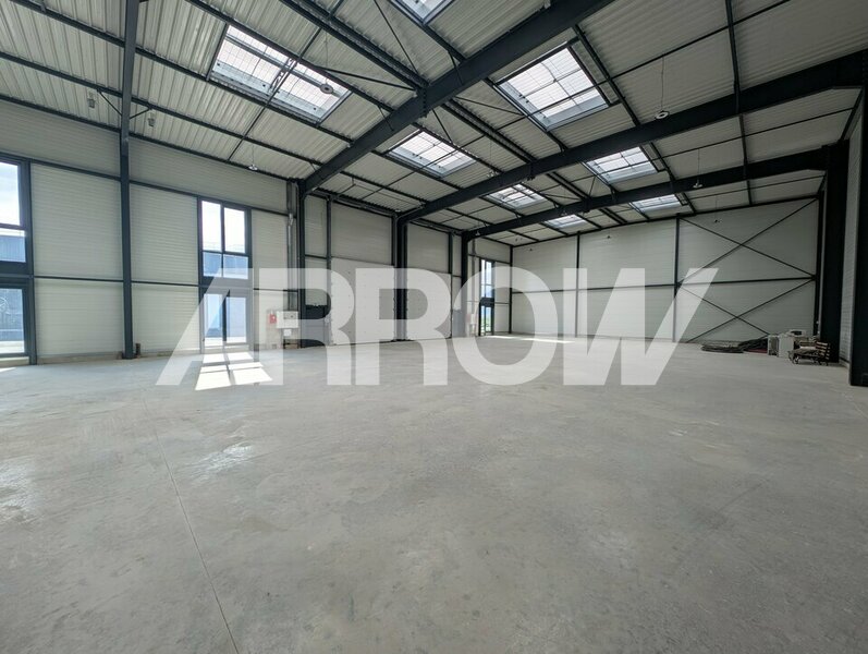 Entrepôt à louer PRUNAY 5