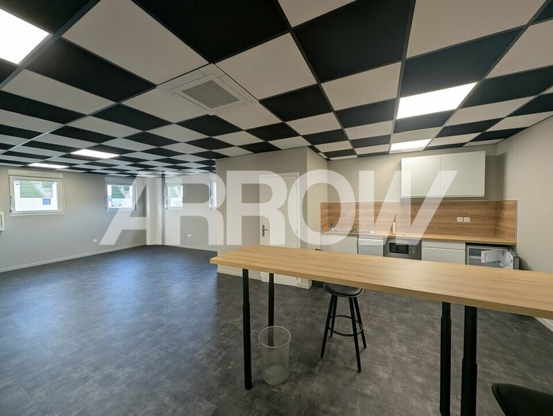 Bureau à louer CERNAY-LES-REIMS 1